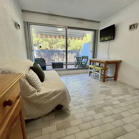 4 Personnes Avec Terrasse Et Place De Parking Privative Le Grau-du-Roi